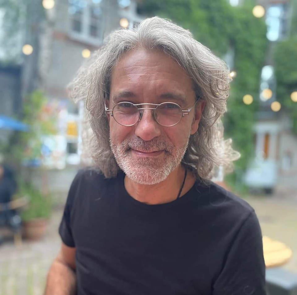 Tom Wilhelm, Heilpraktiker für Psychotherapie im Saarland Thomas "Tom" Wilhelm, Heilpraktiker für Psychotherapie in Saarbrücken: Gesprächstherapie nach Carl Rogers, Gestalttherapie nach Fritz Perls und TBIT.