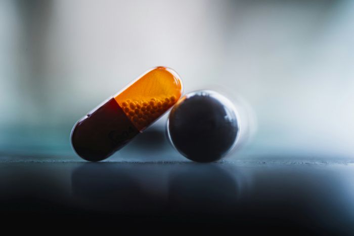 Symbolbild für Hypochondrie, auch Krankheitsangst genannt: therapeutische Begleitung am zentral gelegenen Beethovenplatz in Saarbrücken durch Niritya & Tom, Heilpraktiker für Psychotherapie mit Praxis im Saarland.